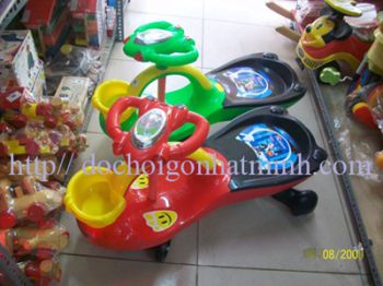 Xe lắc hình máy bay